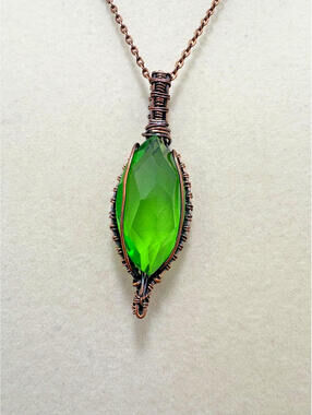 Faceted Peridot Green Gemstone Copper Tone Wire Wrapped Pendant Necklace 18"